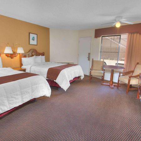 Travelodge Inn & Suites By Wyndham Yucca Valley/Joshua Tree Exteriör bild
