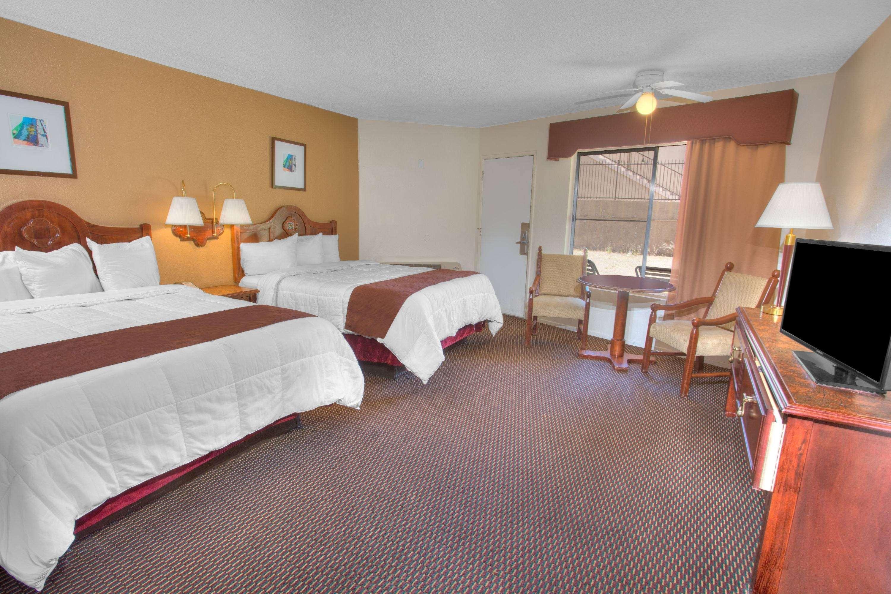 Travelodge Inn & Suites By Wyndham Yucca Valley/Joshua Tree Exteriör bild