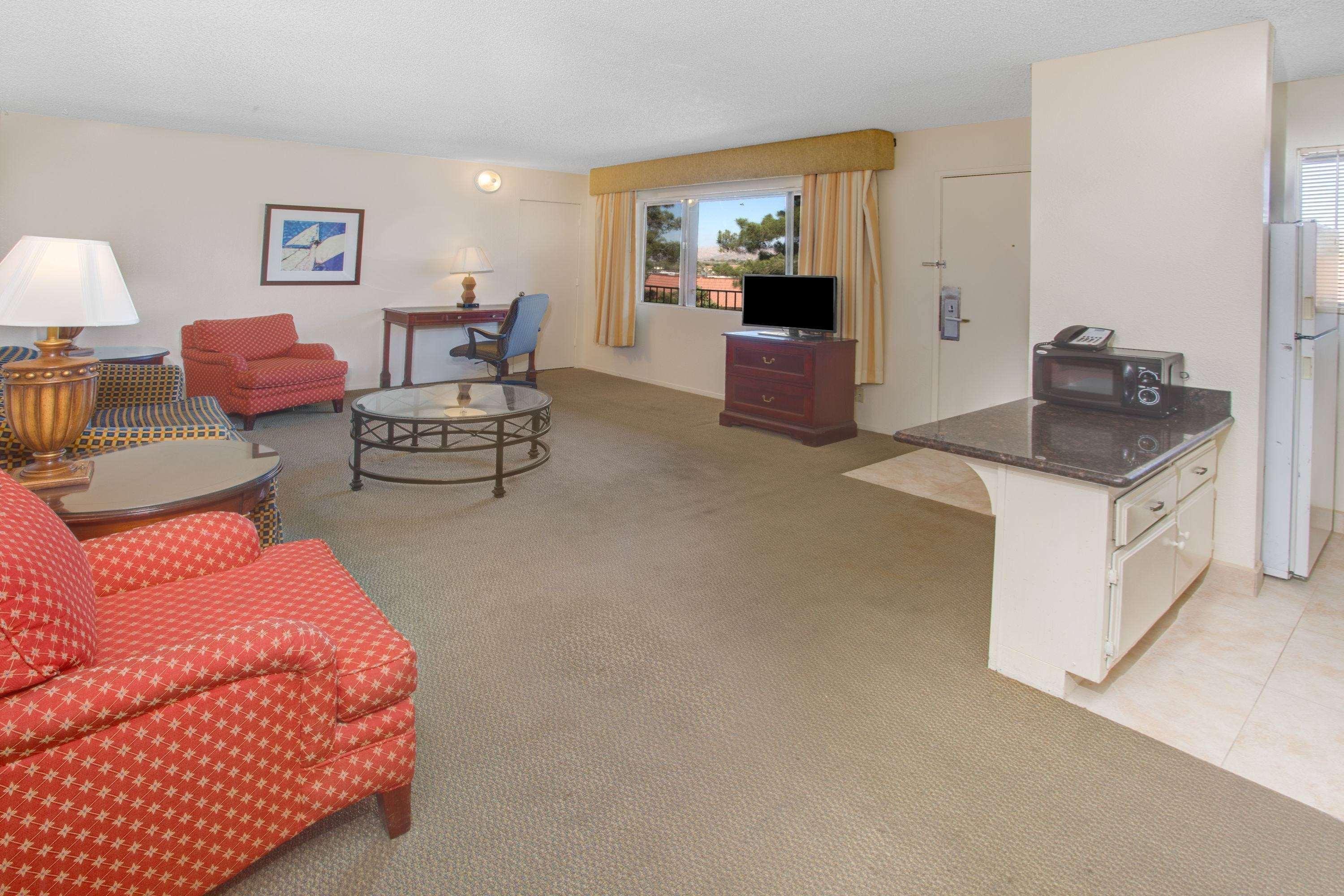 Travelodge Inn & Suites By Wyndham Yucca Valley/Joshua Tree Exteriör bild