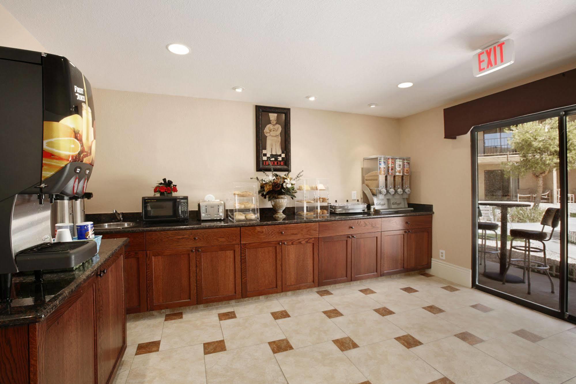 Travelodge Inn & Suites By Wyndham Yucca Valley/Joshua Tree Restaurang bild